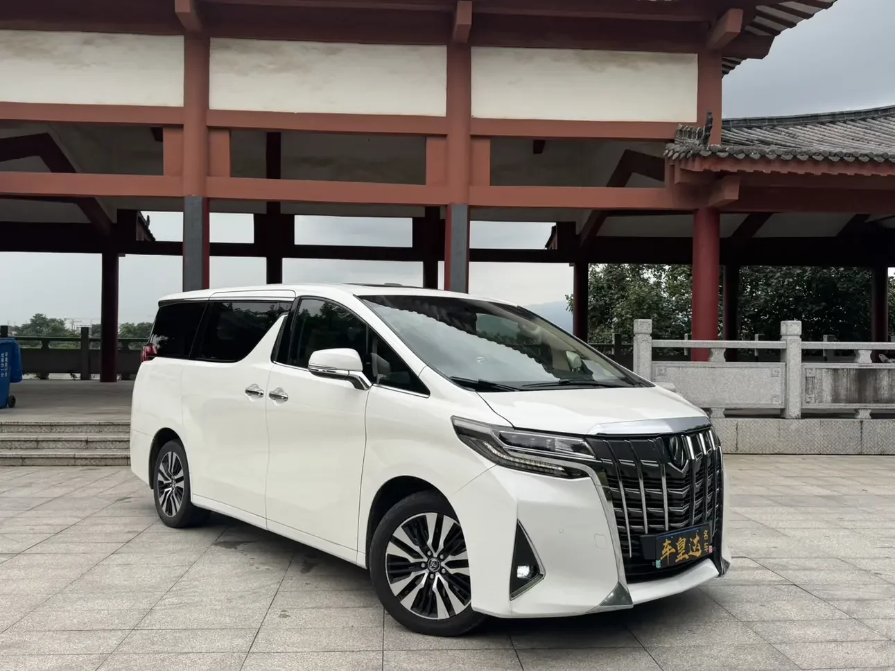 Toyota Alphard (Elfa)