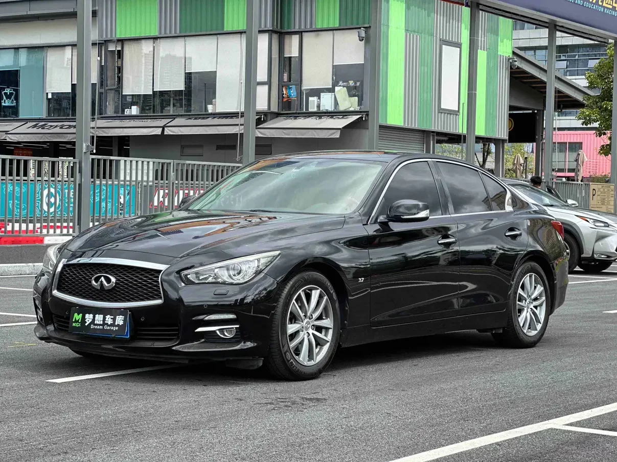 Infiniti Q50