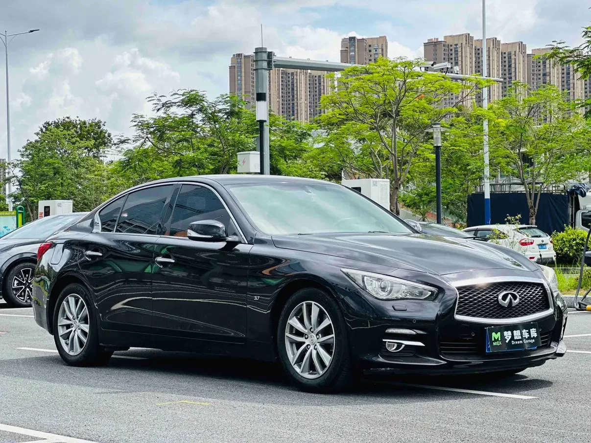 Infiniti Q50