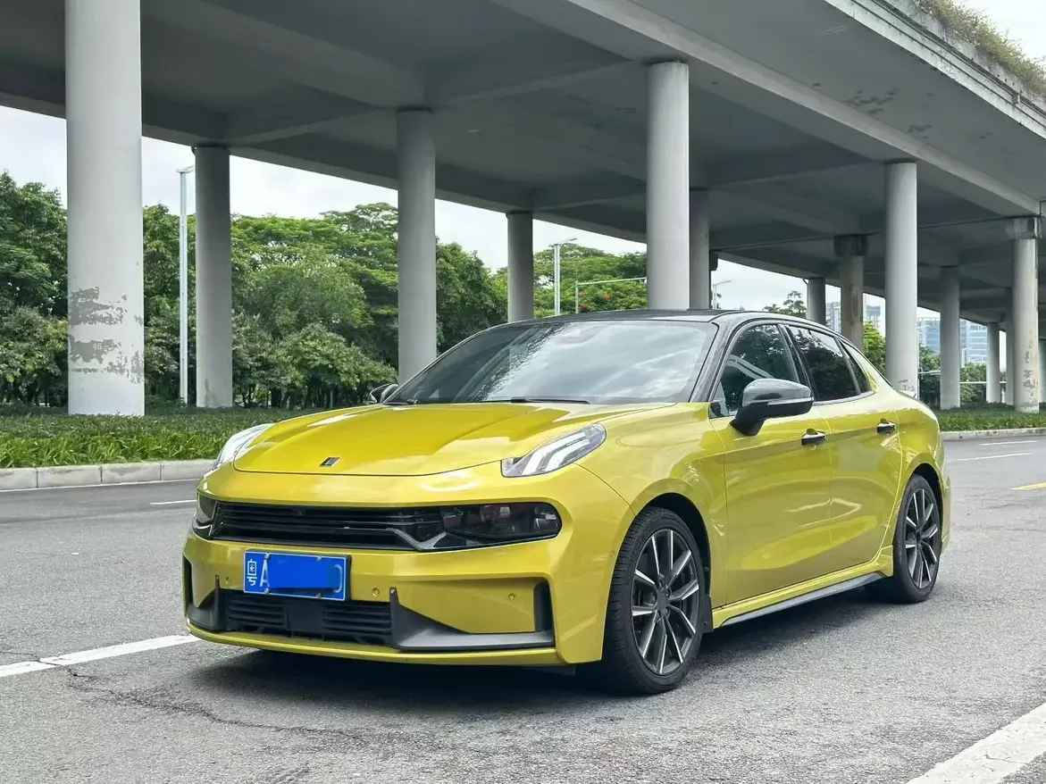 Lynk & Co 03