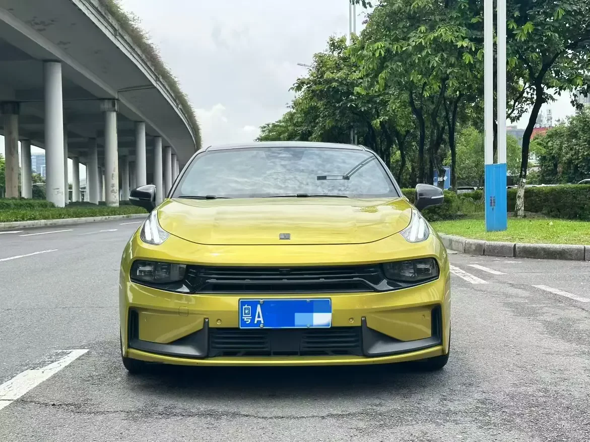 Lynk & Co 03