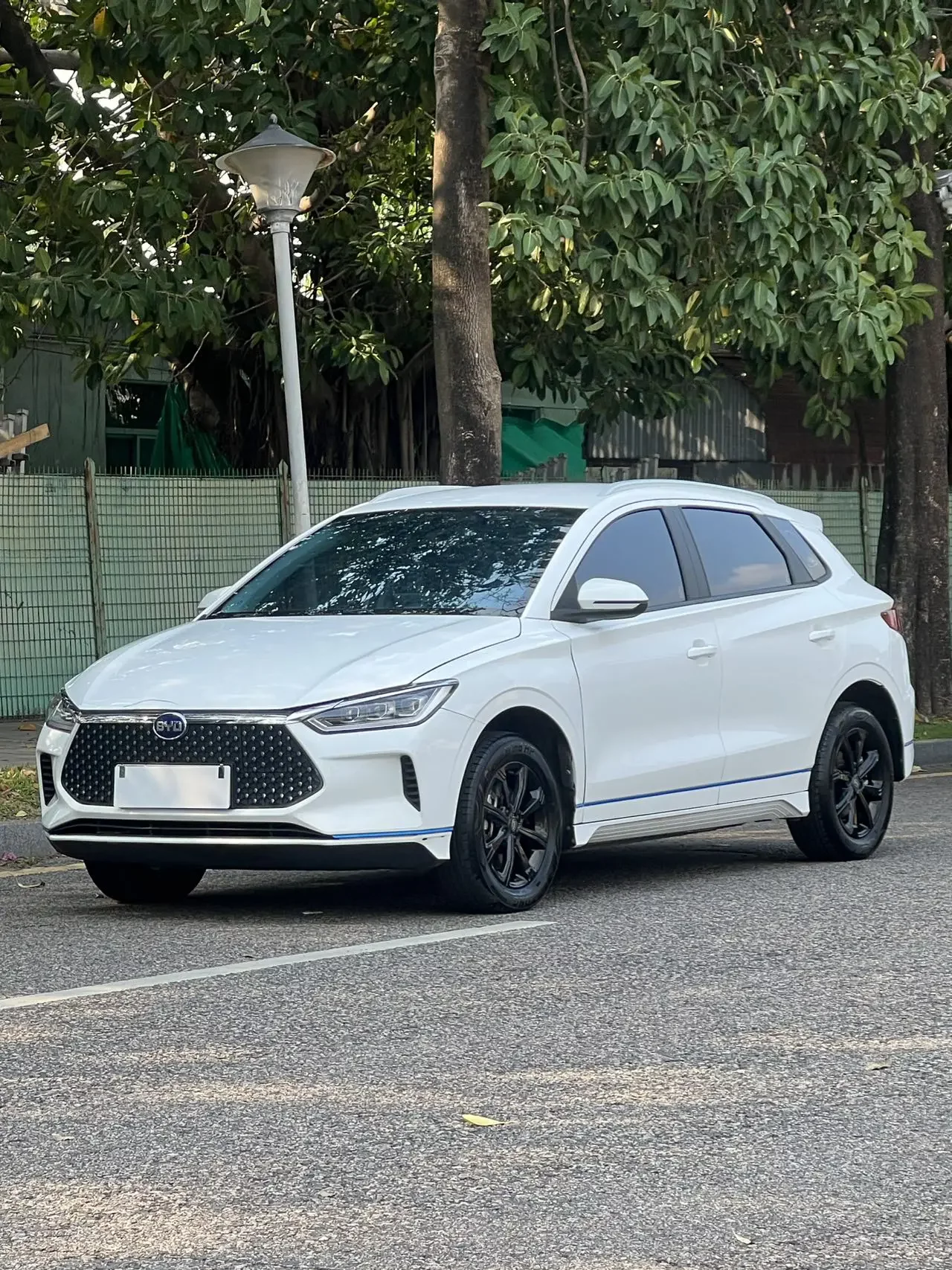 BYD e2