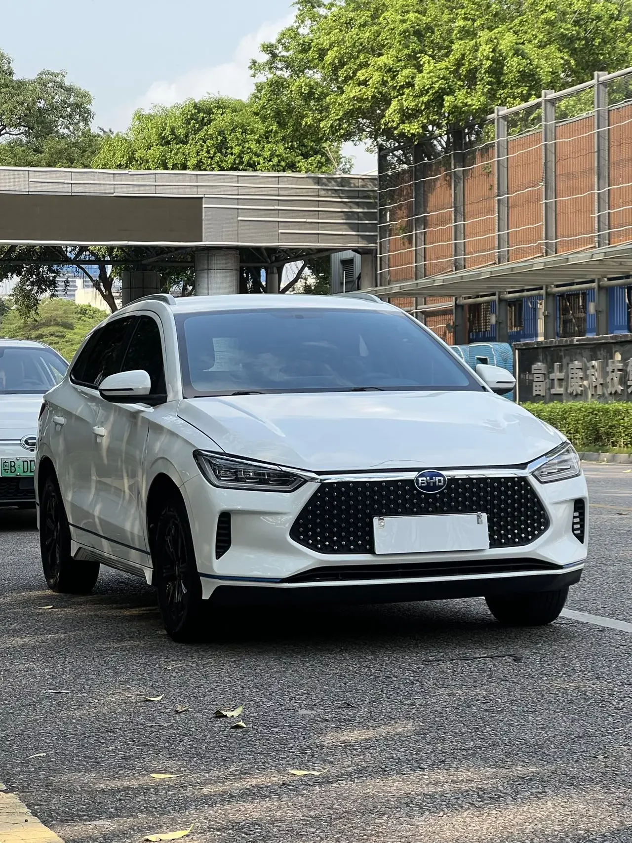 BYD e2