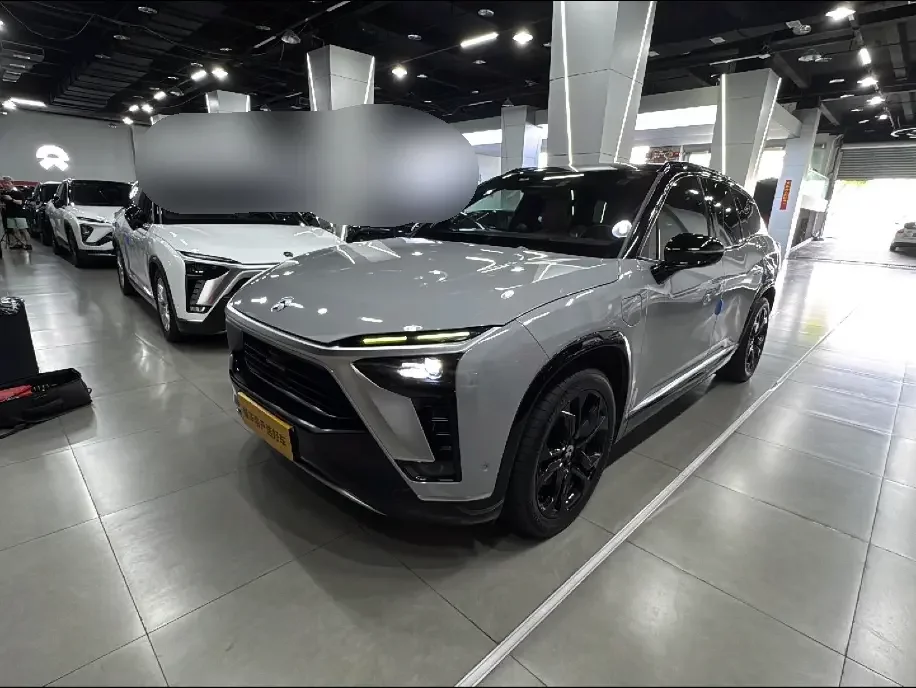 NIO ES8