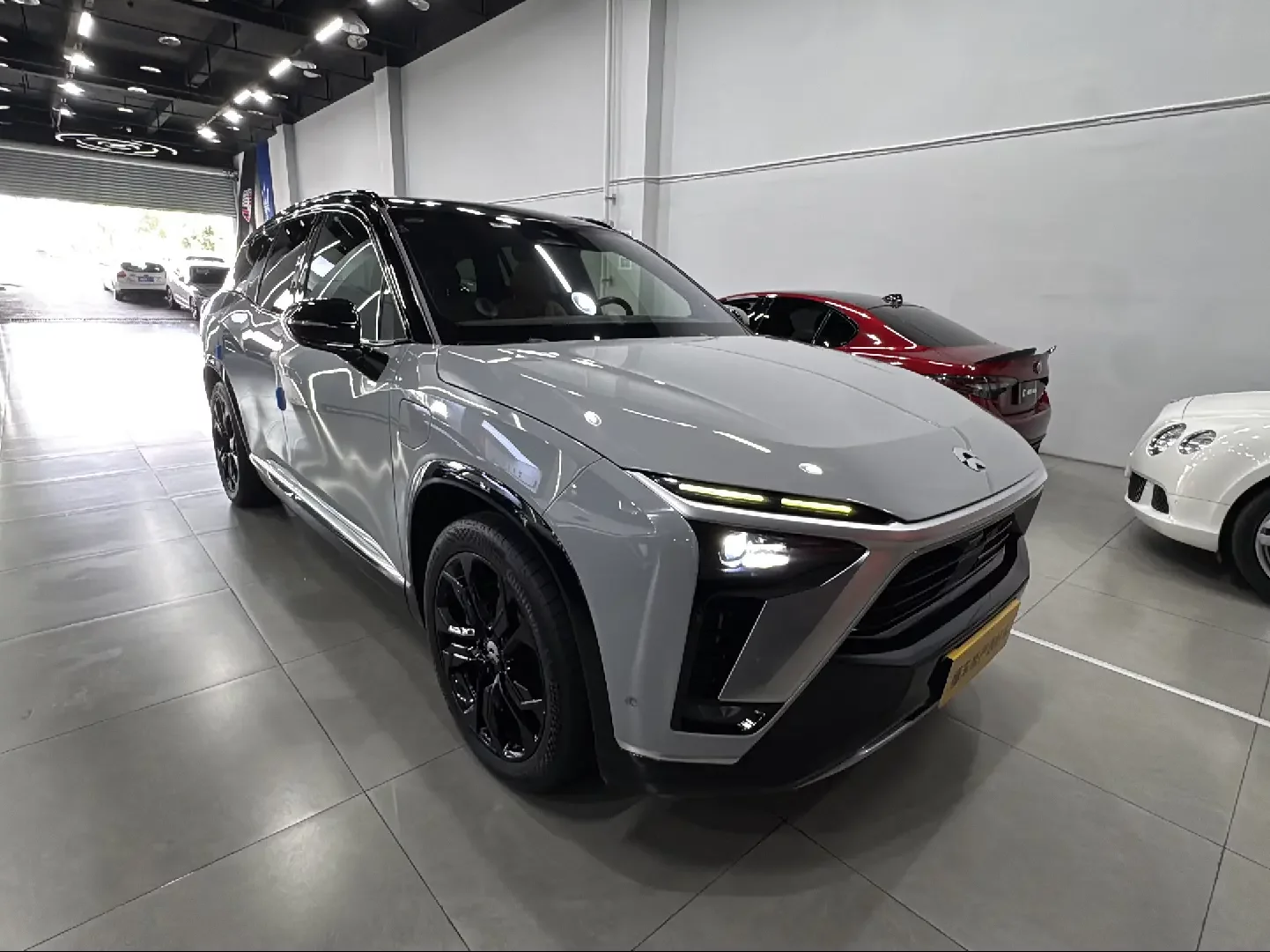NIO ES8