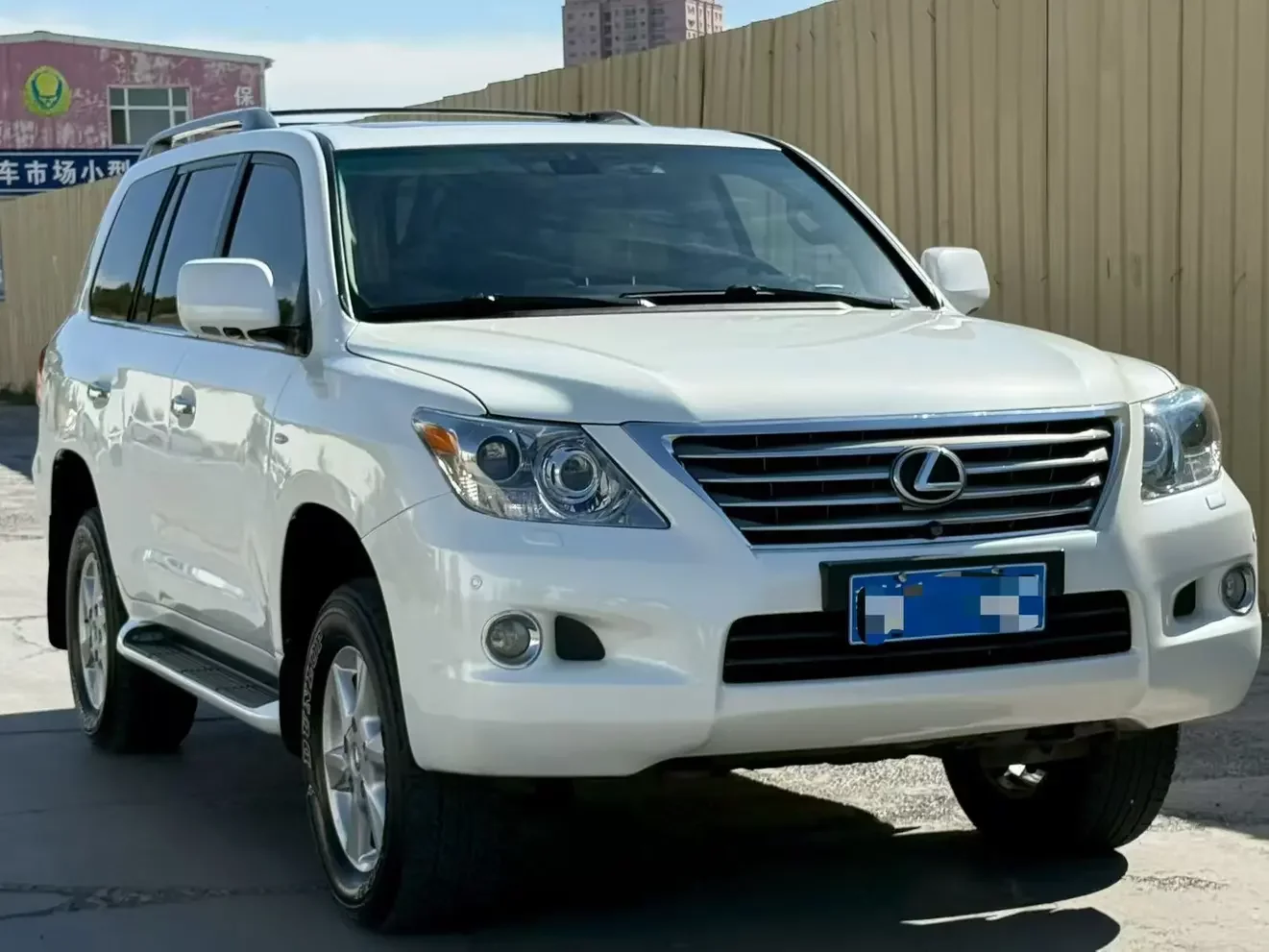 Lexus LX