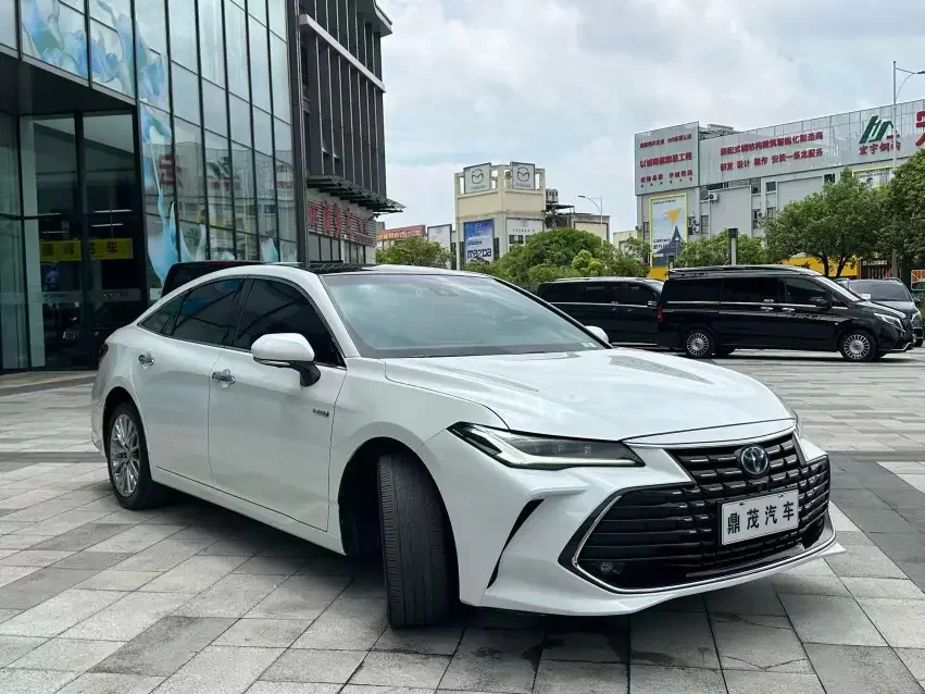 Toyota Avalon (asian dragon)