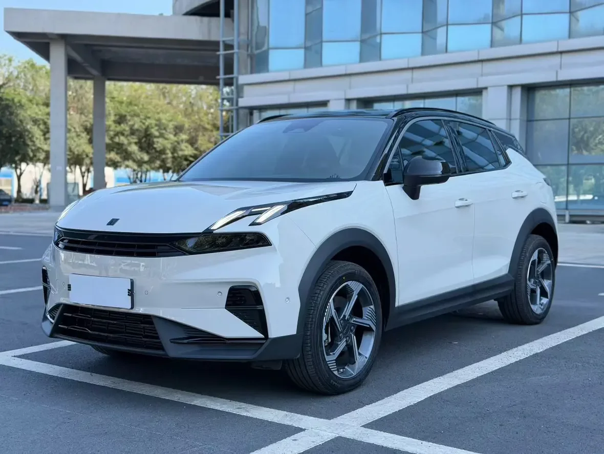Lynk & Co 06