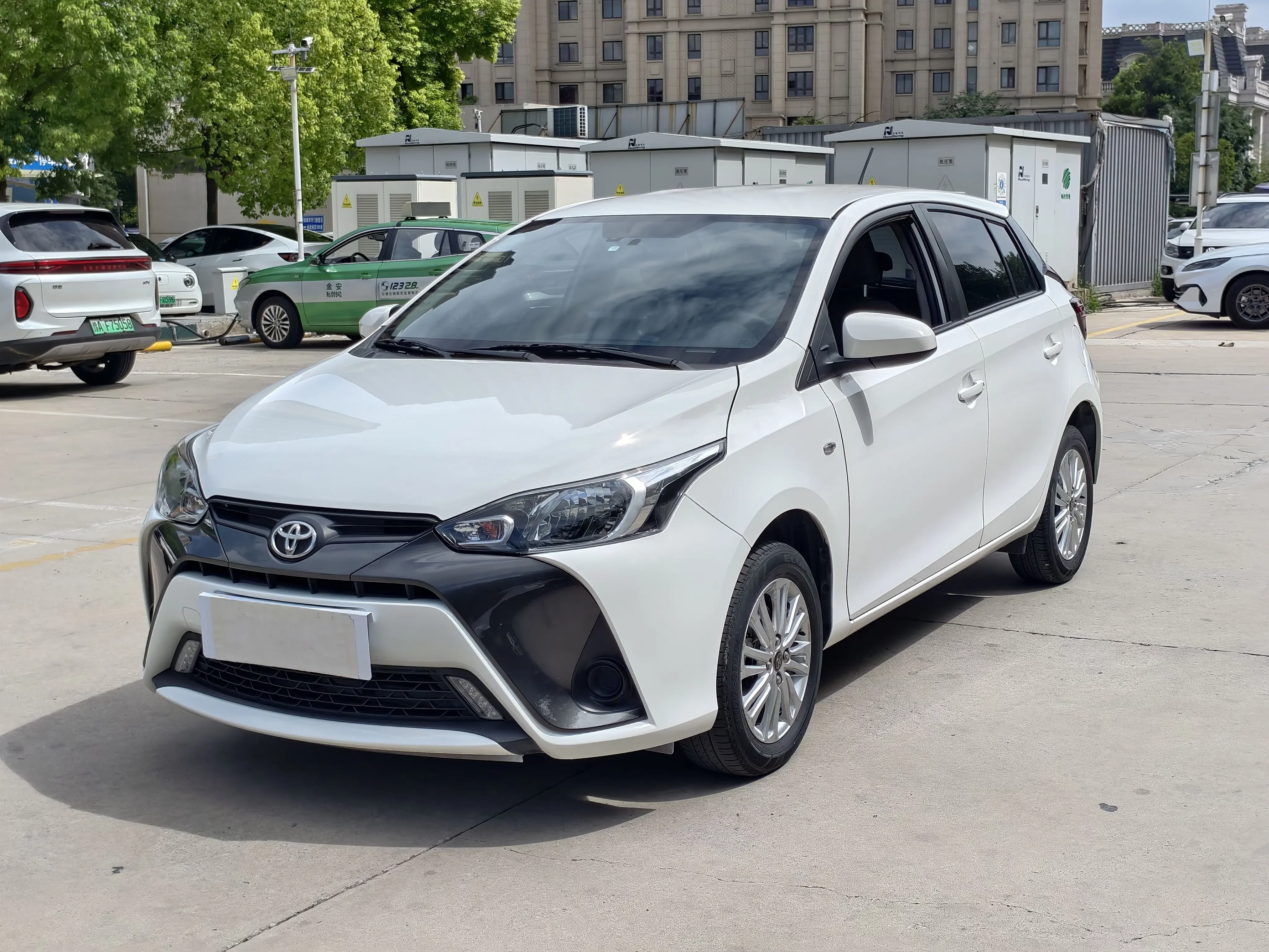 Toyota Yaris L