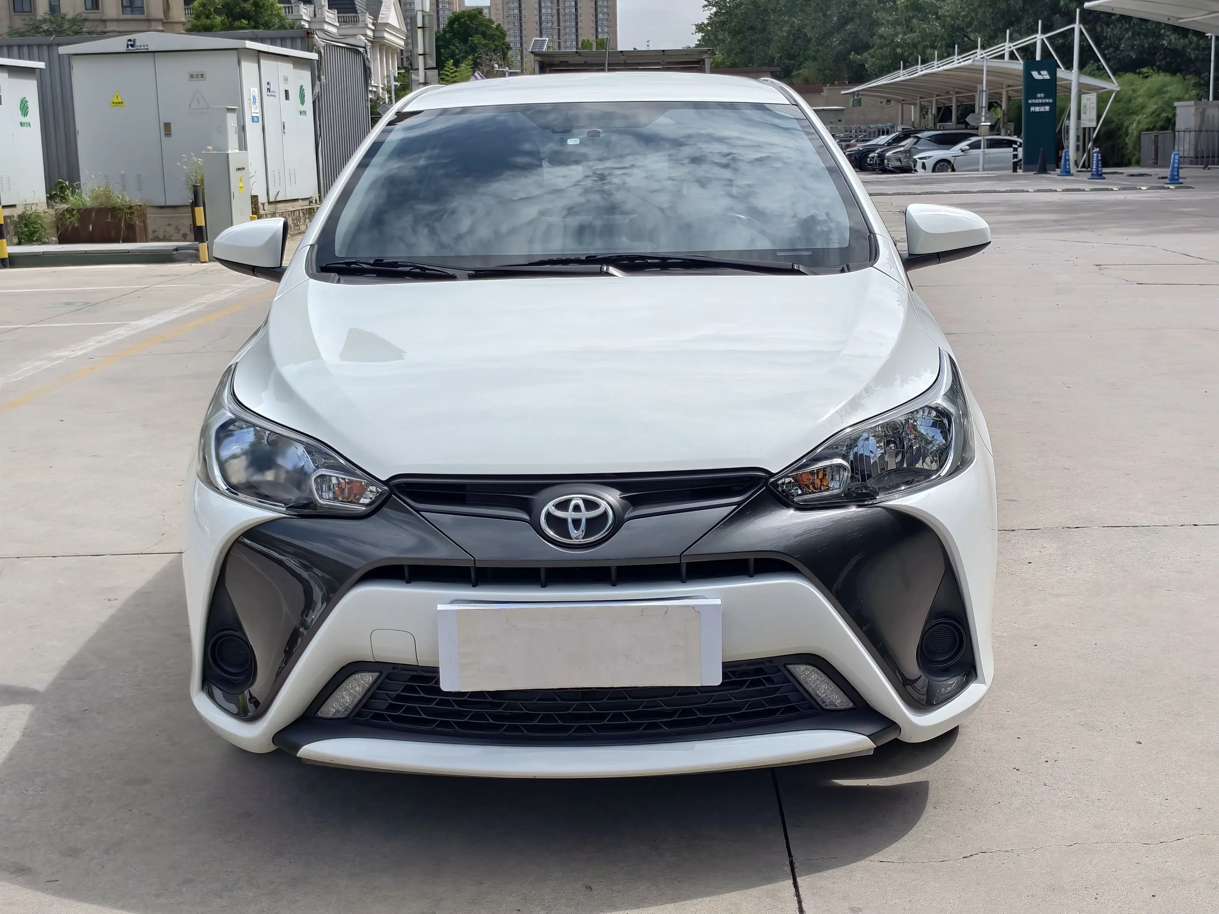 Toyota Yaris L