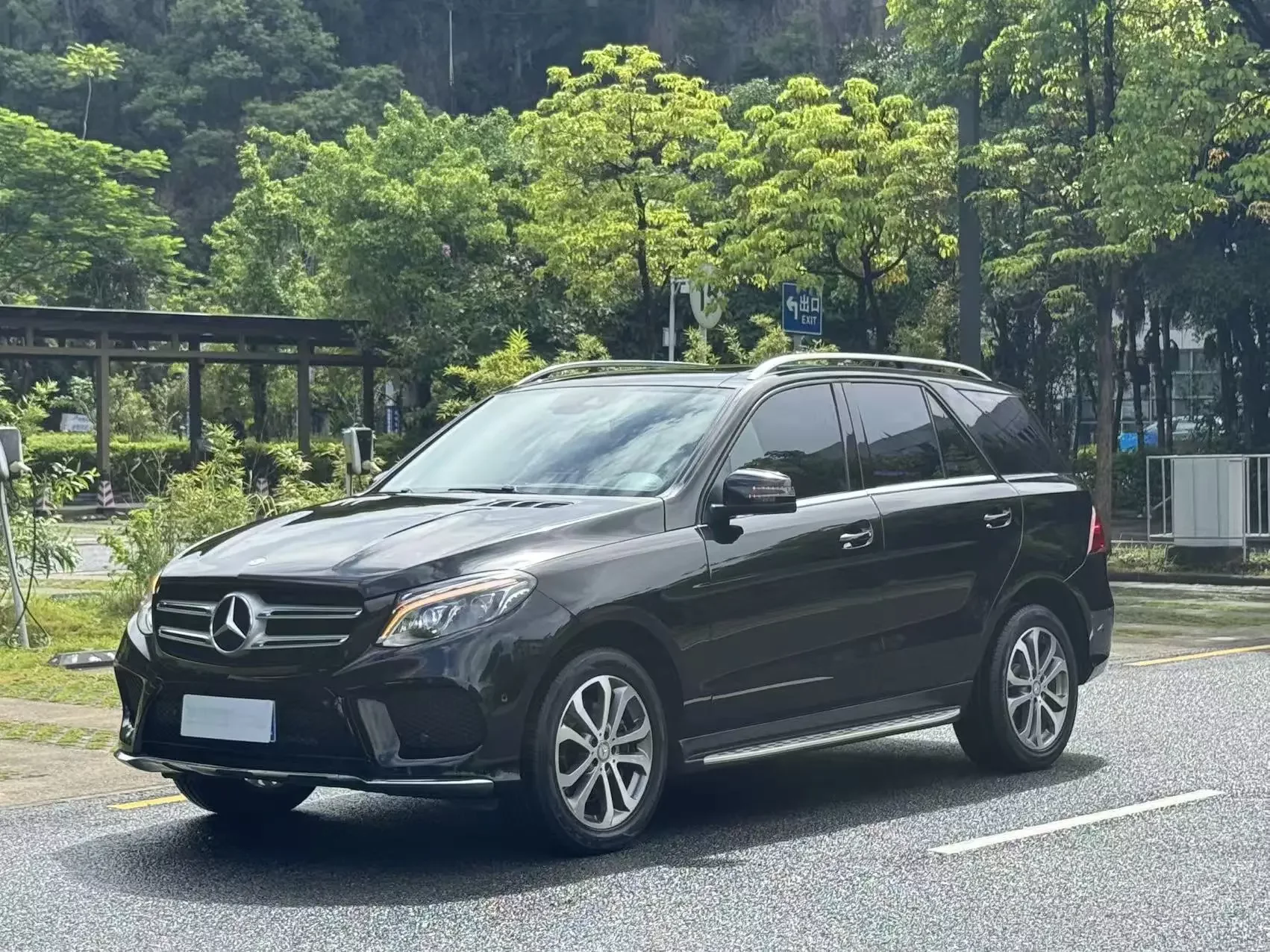 Mercedes-Benz GLE (Imported)