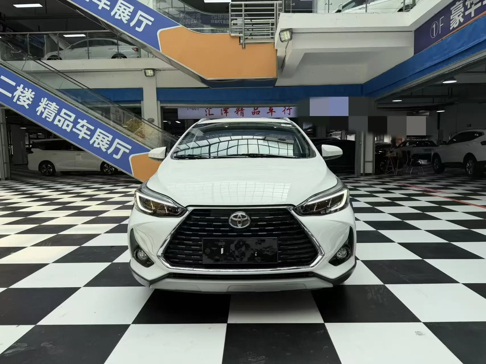 Toyota Yaris L