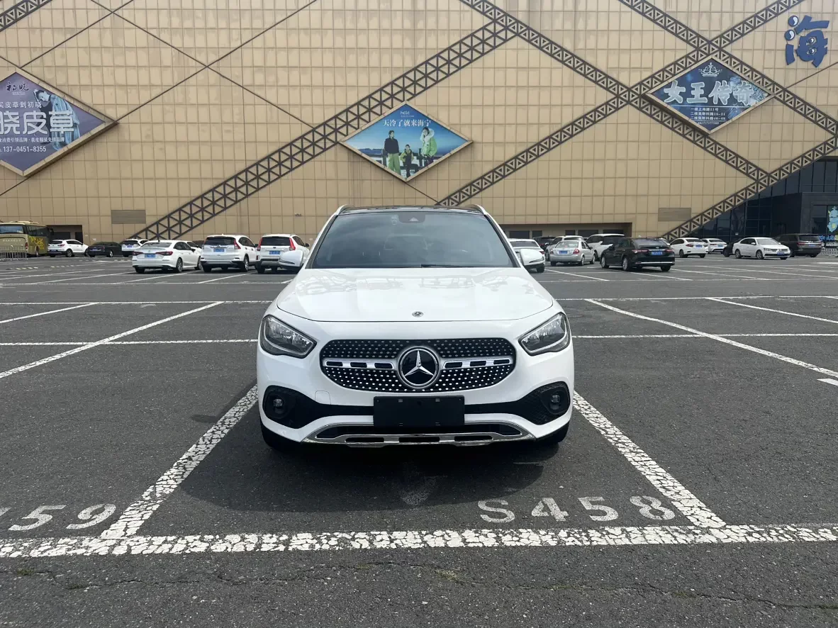 Mercedes-Benz GLA