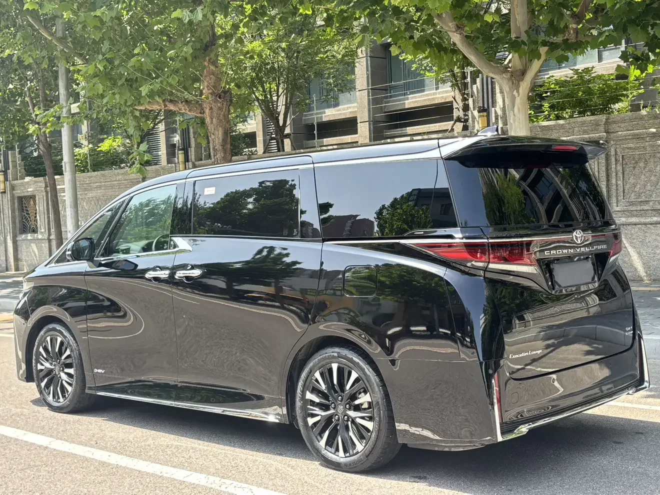 Toyota Crown Wellfire (Wilfa)