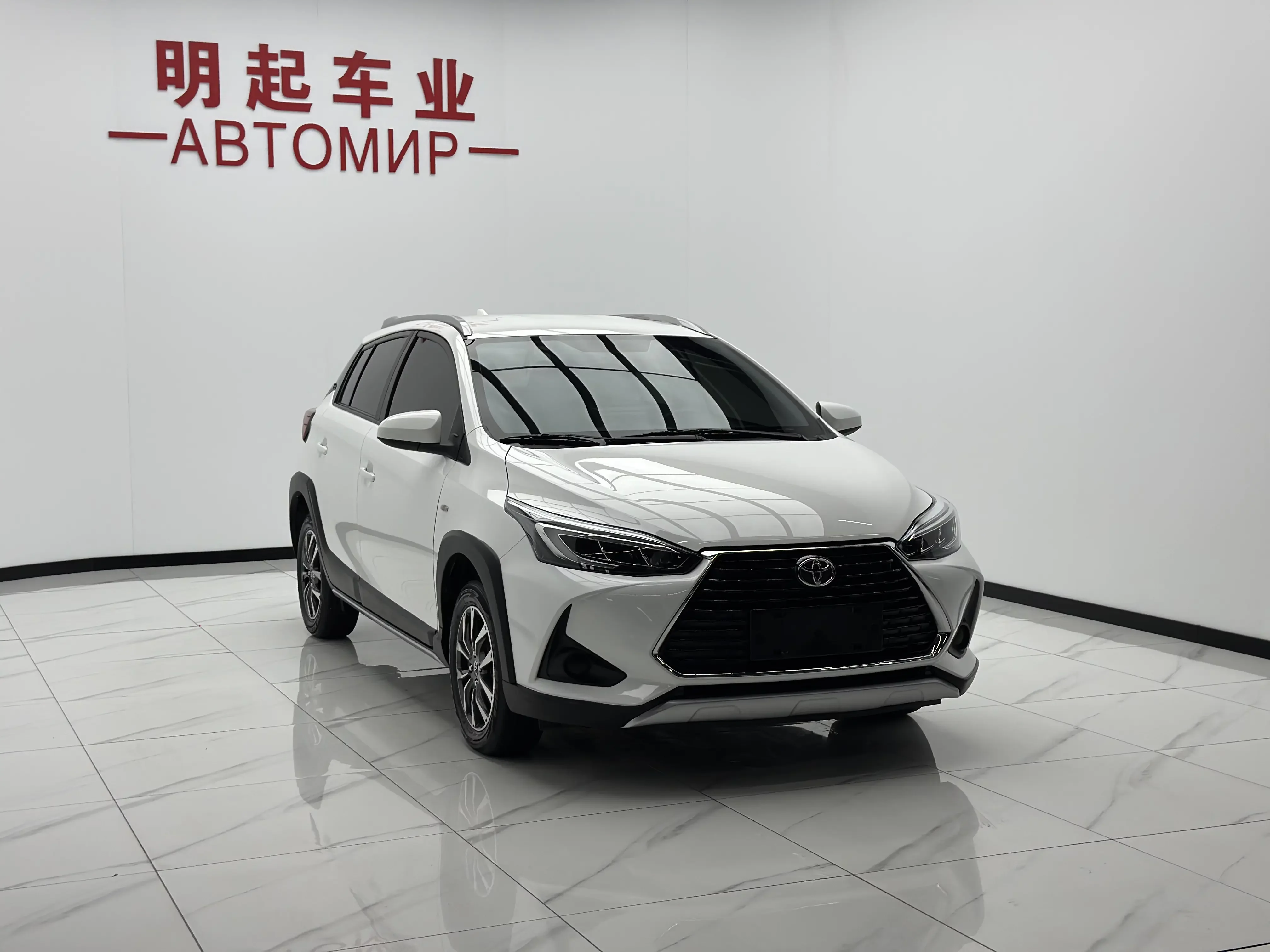 Toyota Yaris L