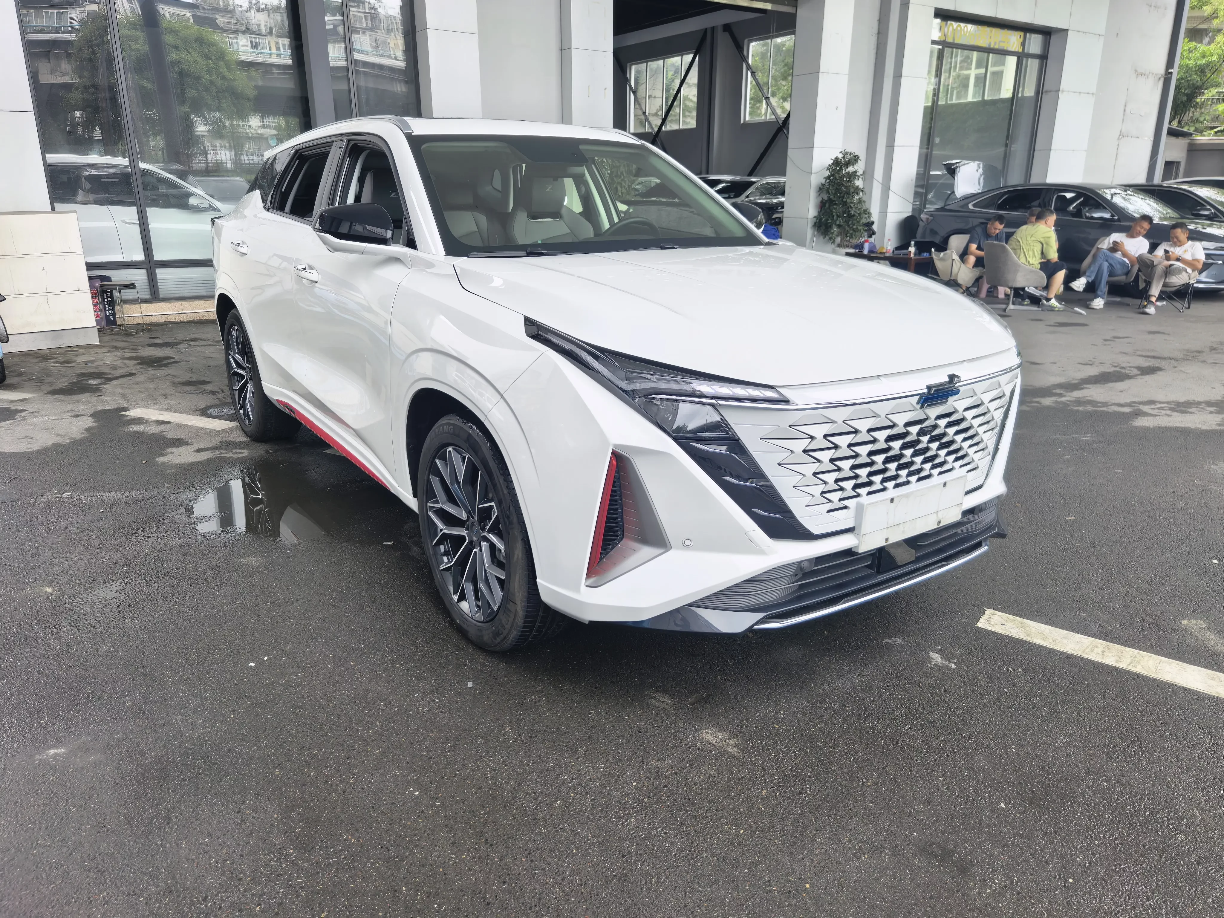 Oshan Changan Auchan Z6
