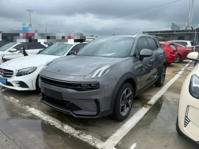 Lynk & Co 06