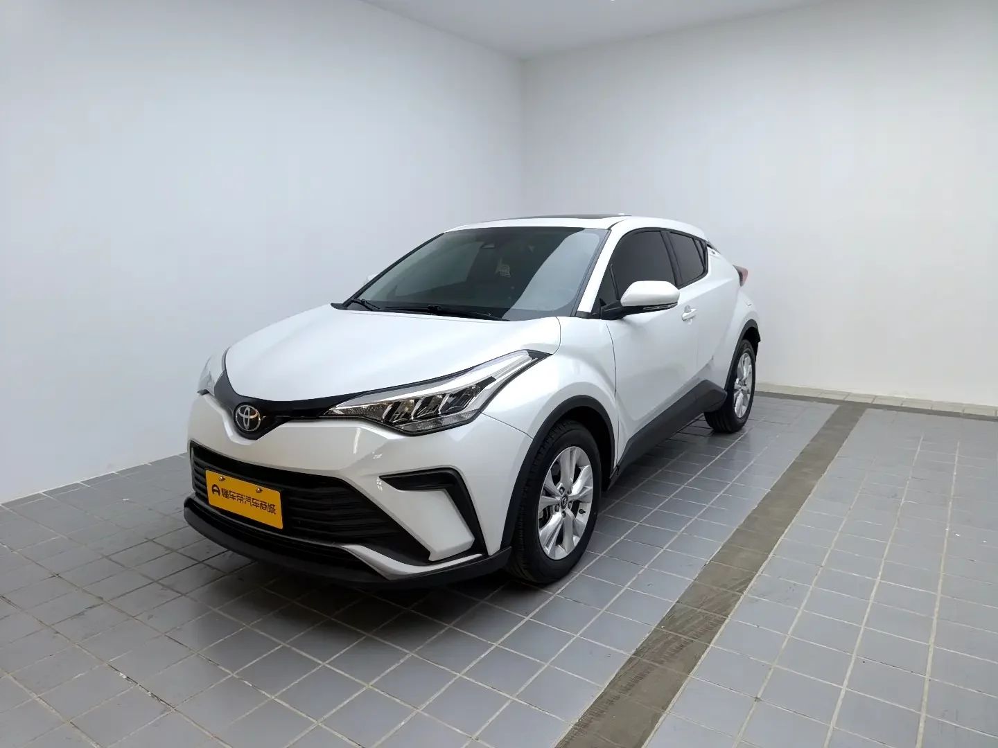 Toyota C-HR Hybrid (Yize IZOA)