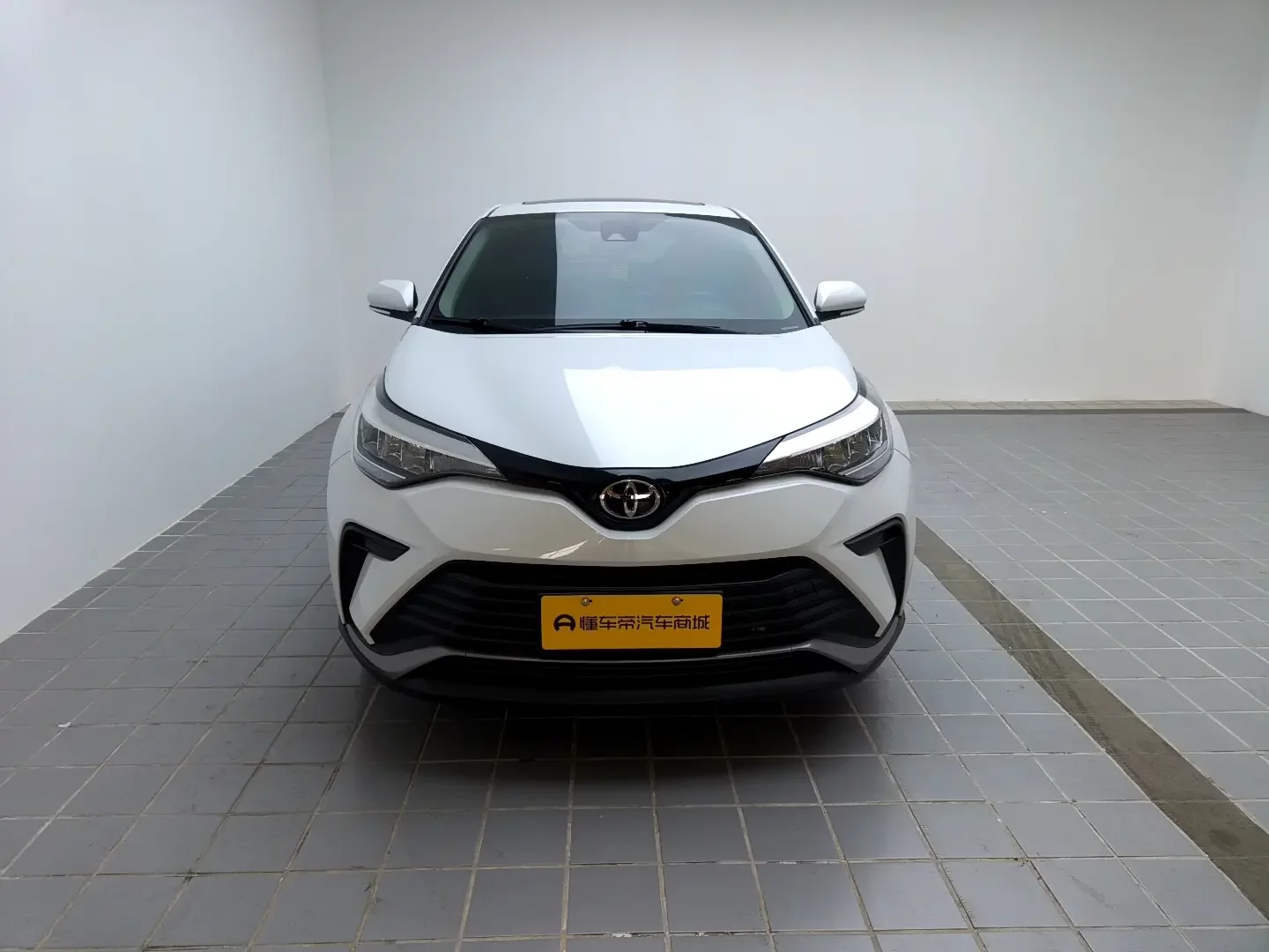 Toyota C-HR Hybrid (Yize IZOA)