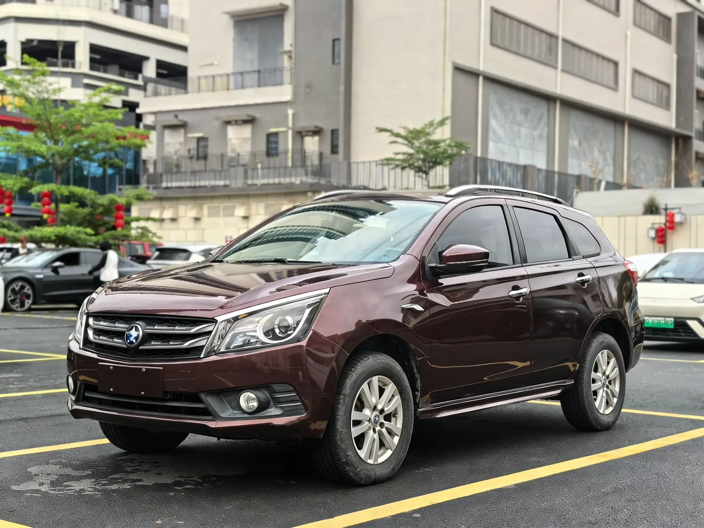 Kai Chen Venucia T70