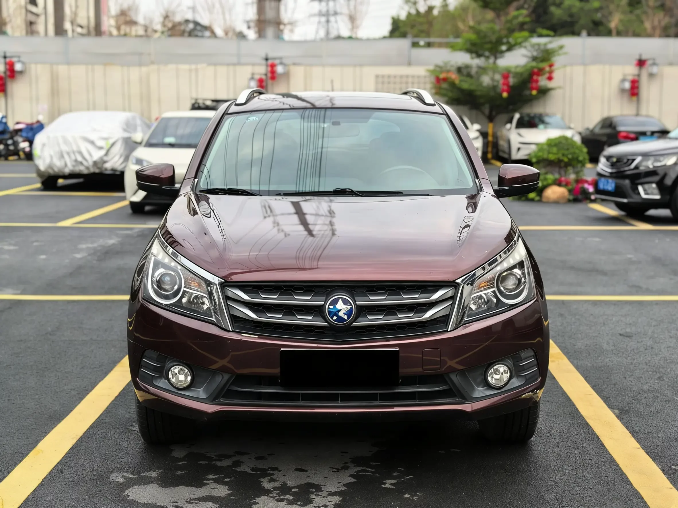Kai Chen Venucia T70