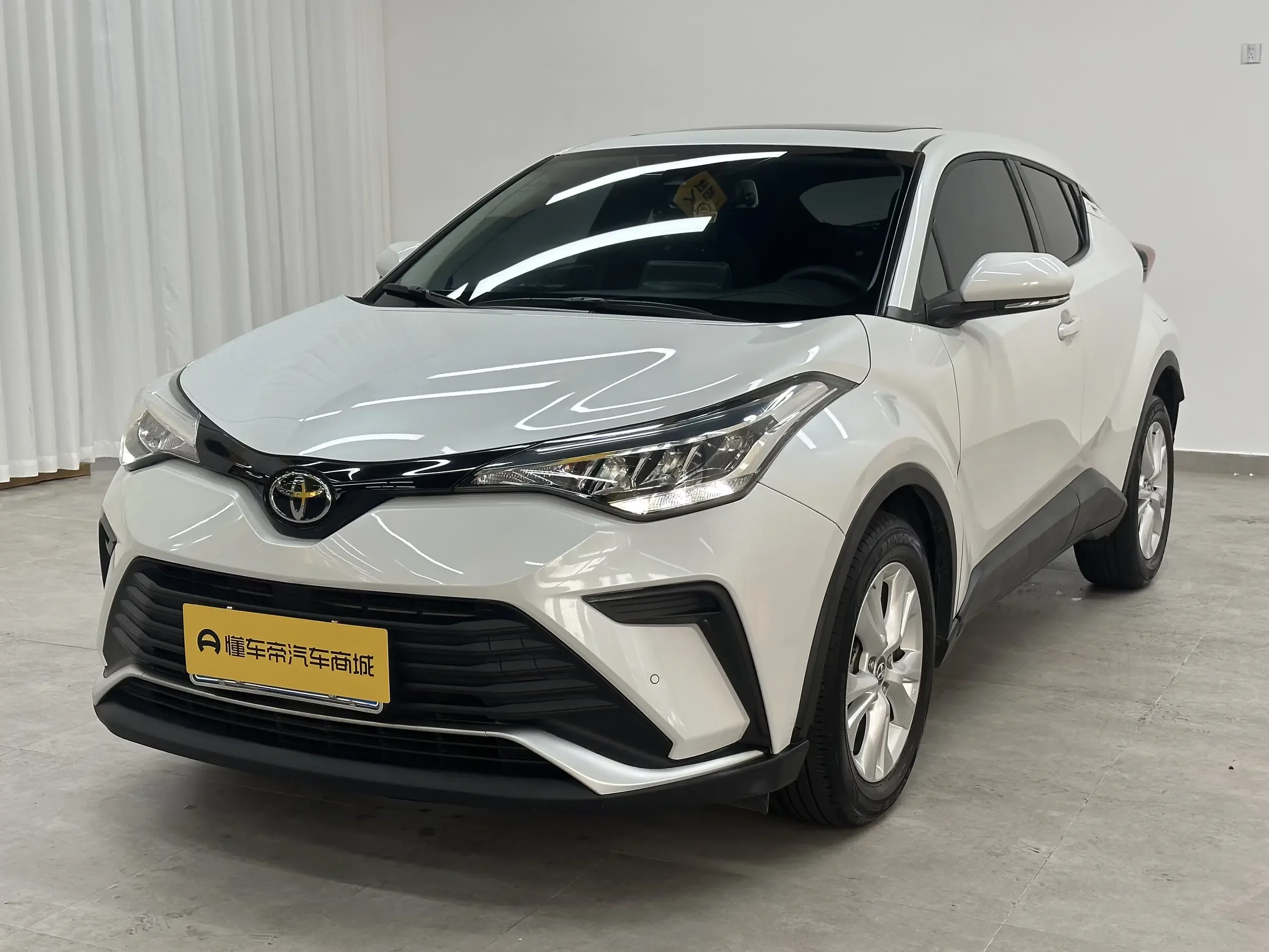 Toyota C-HR Hybrid (Yize IZOA)