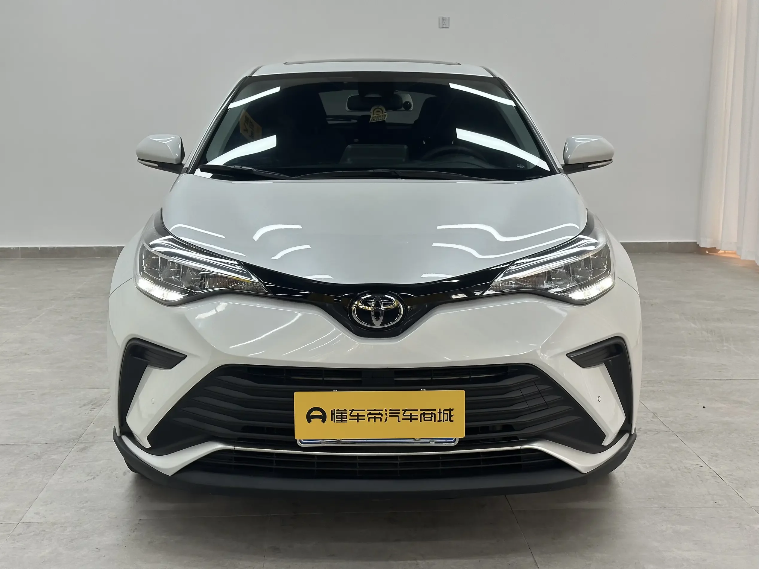 Toyota C-HR Hybrid (Yize IZOA)