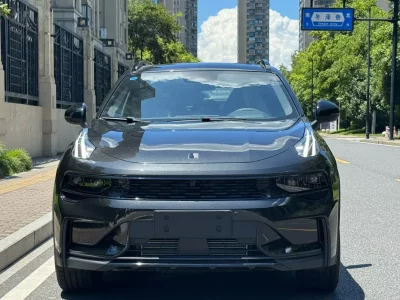 Lynk & Co 01