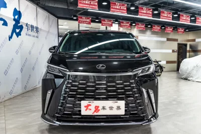 Lexus LM