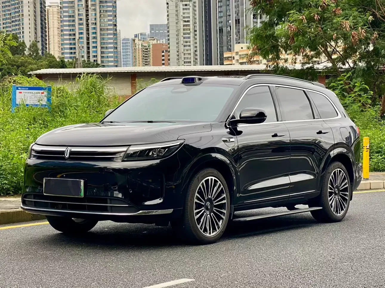 AITO M7