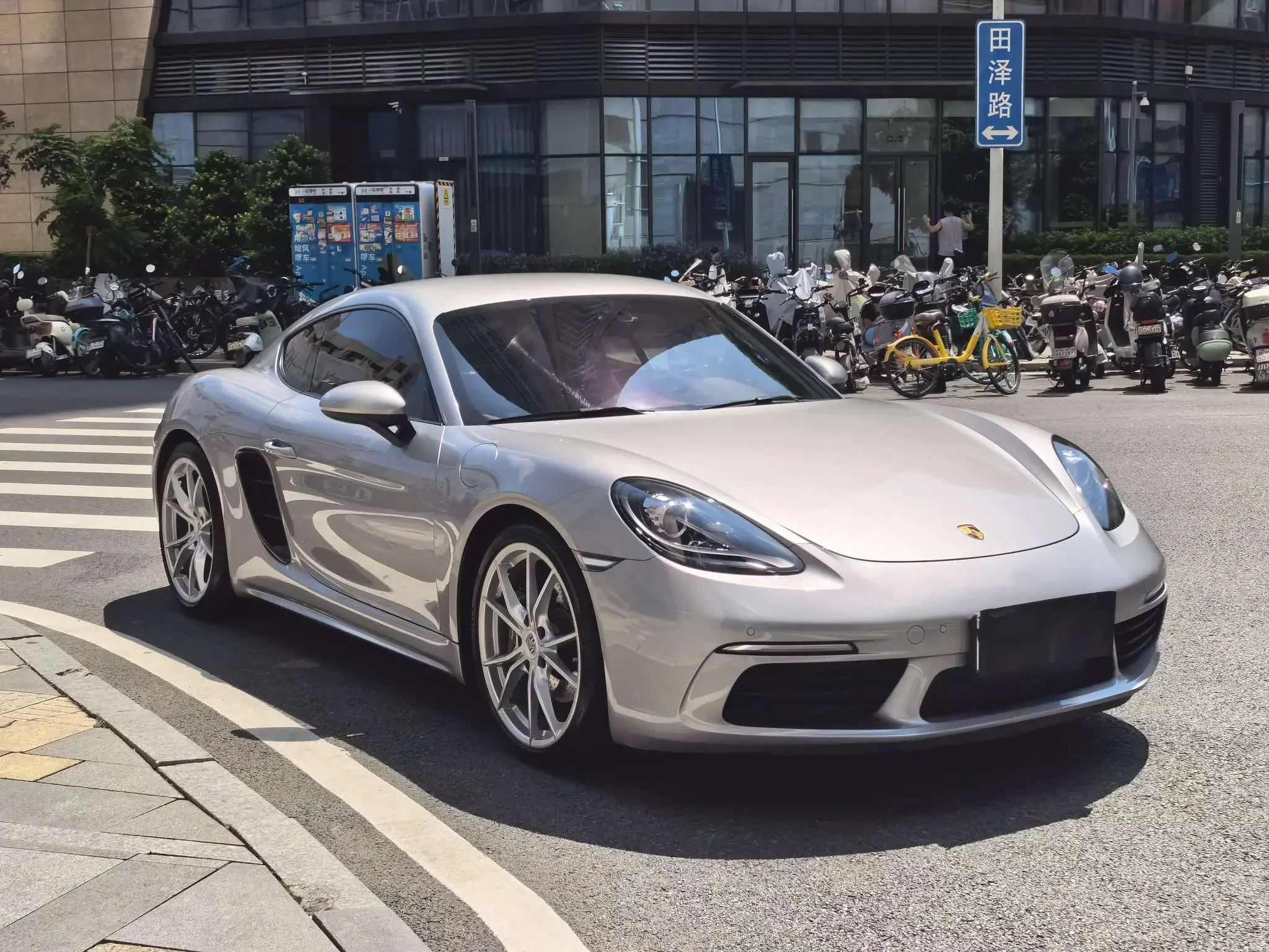Porsche 718