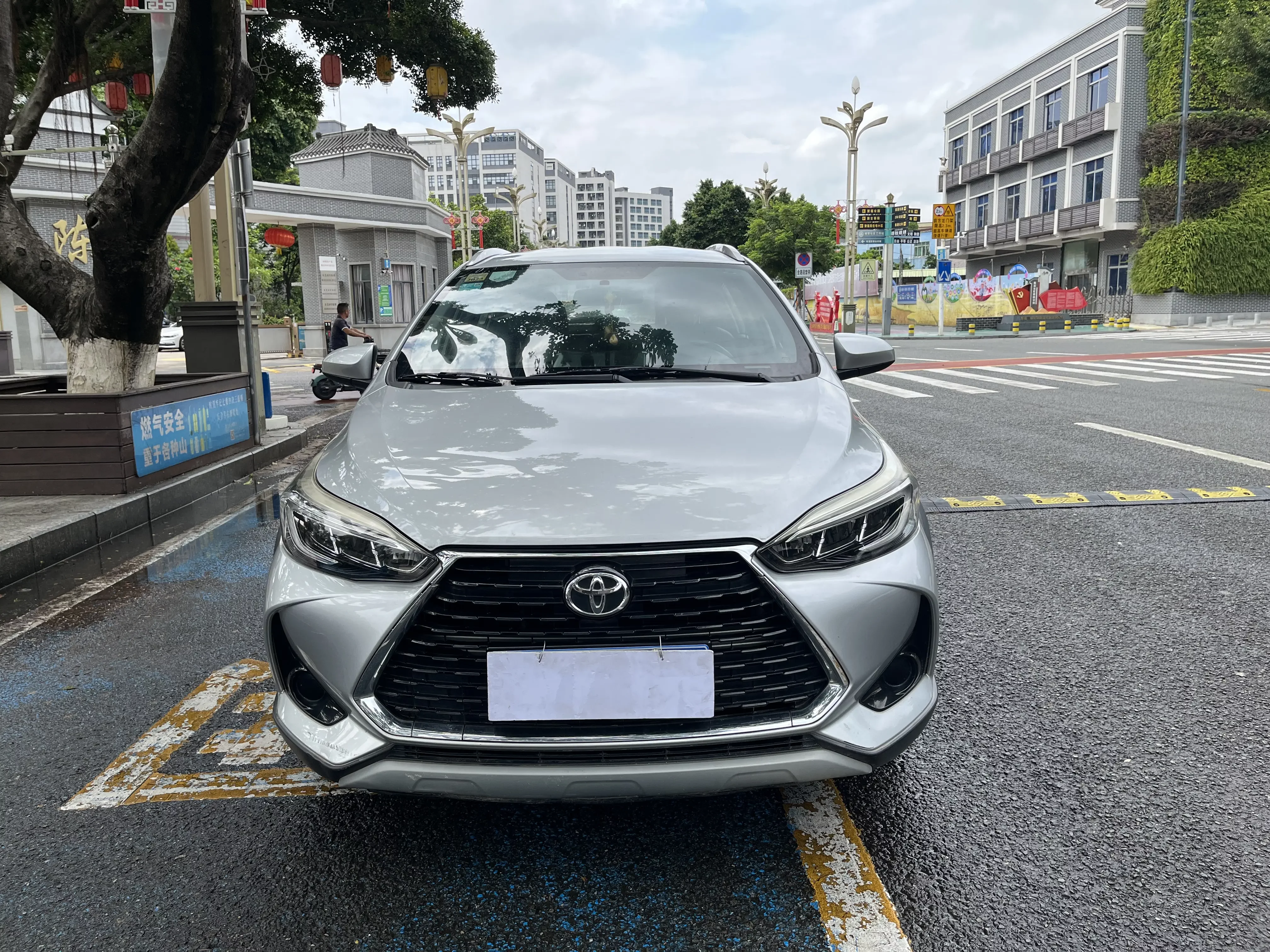 Toyota Yaris L