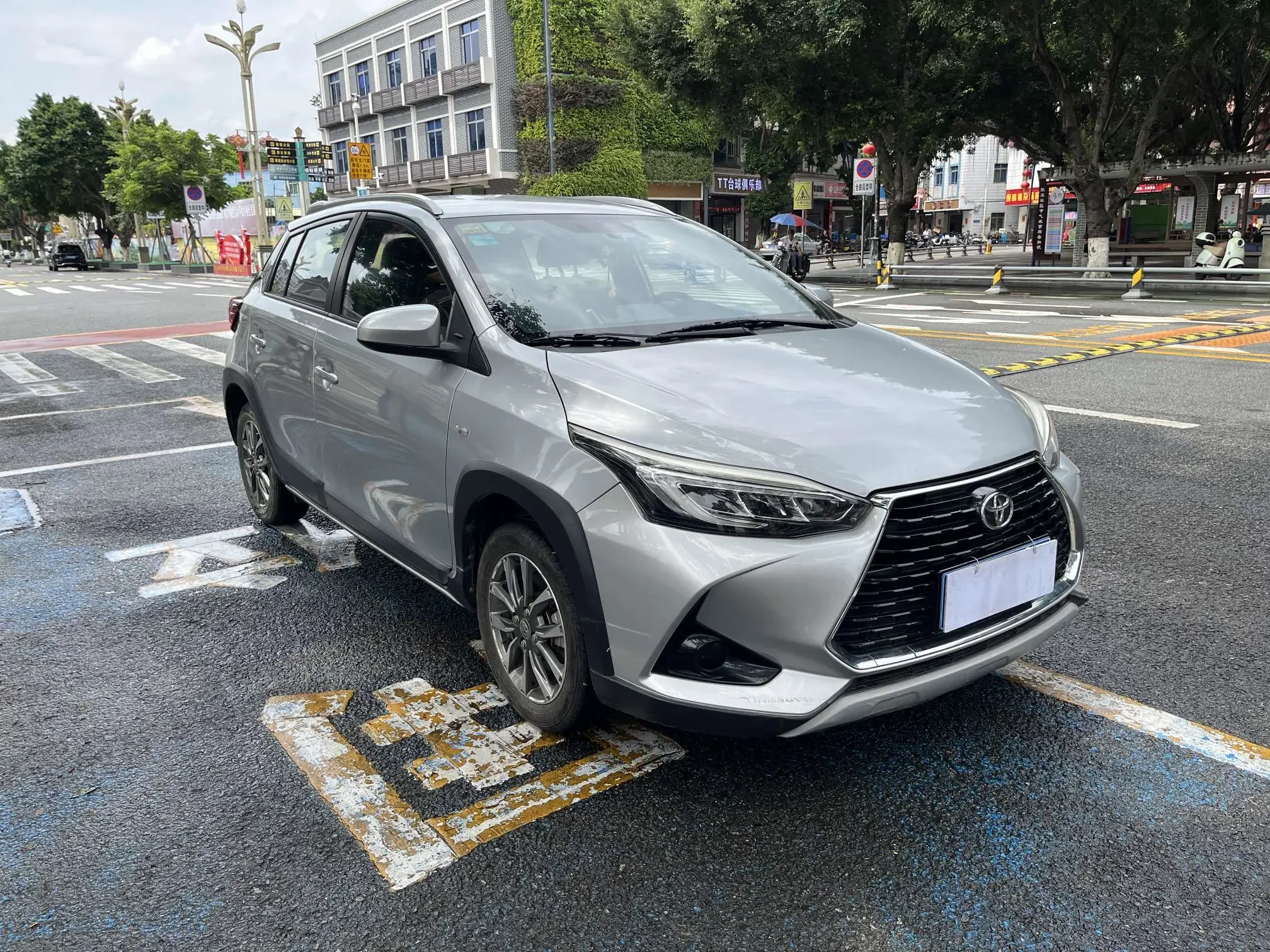 Toyota Yaris L