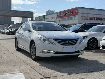 Hyundai sonata eight