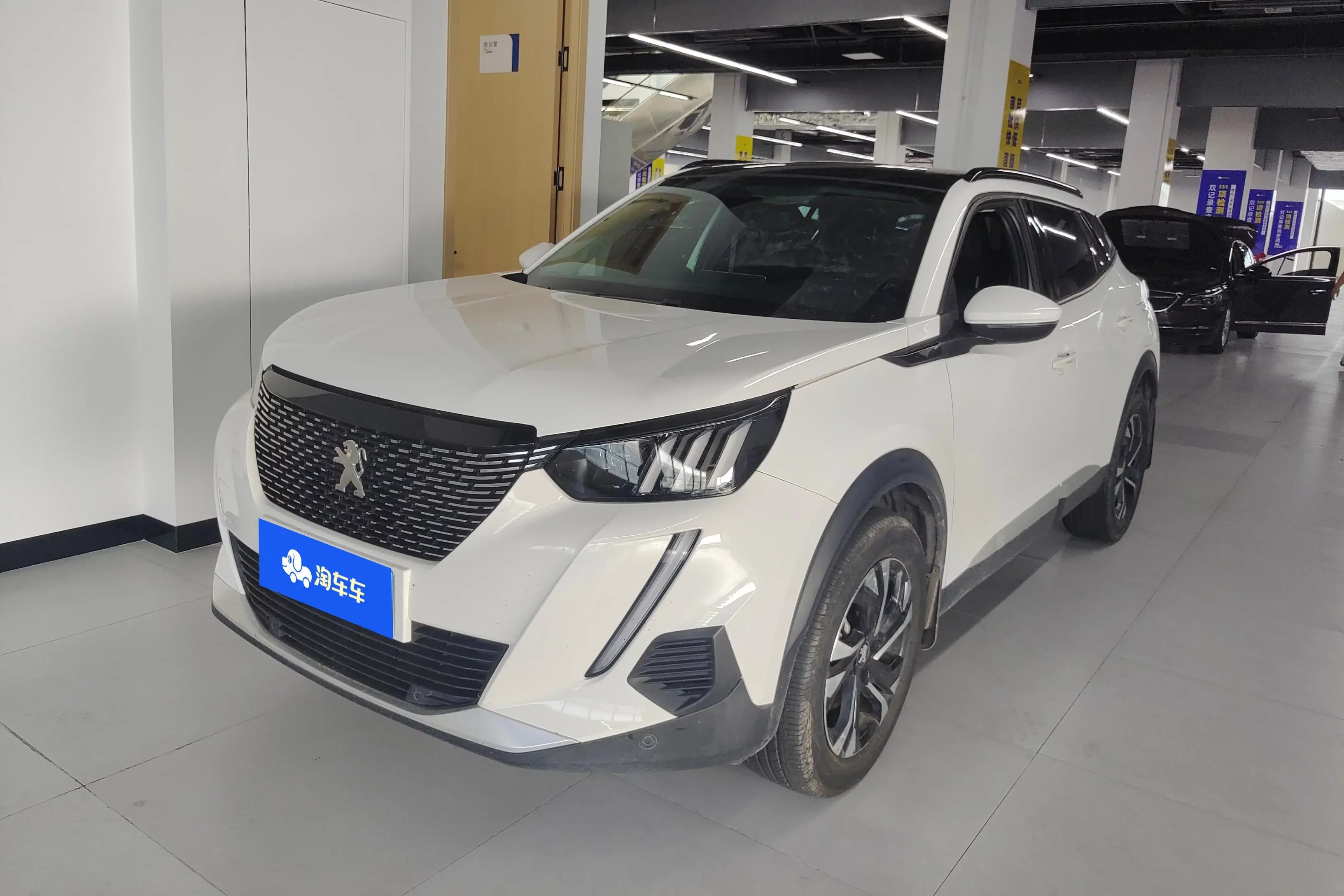 PEUGEOT 2008