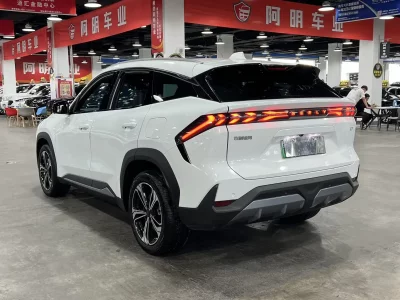 Geely Galaxy L7