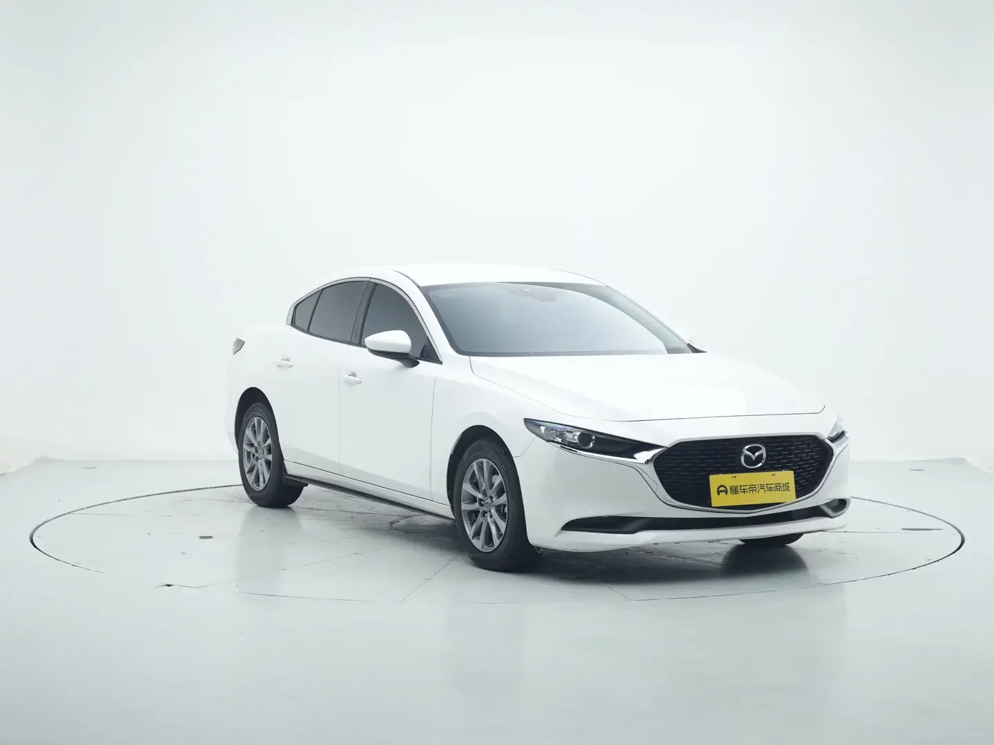 Mazda Axela (3)