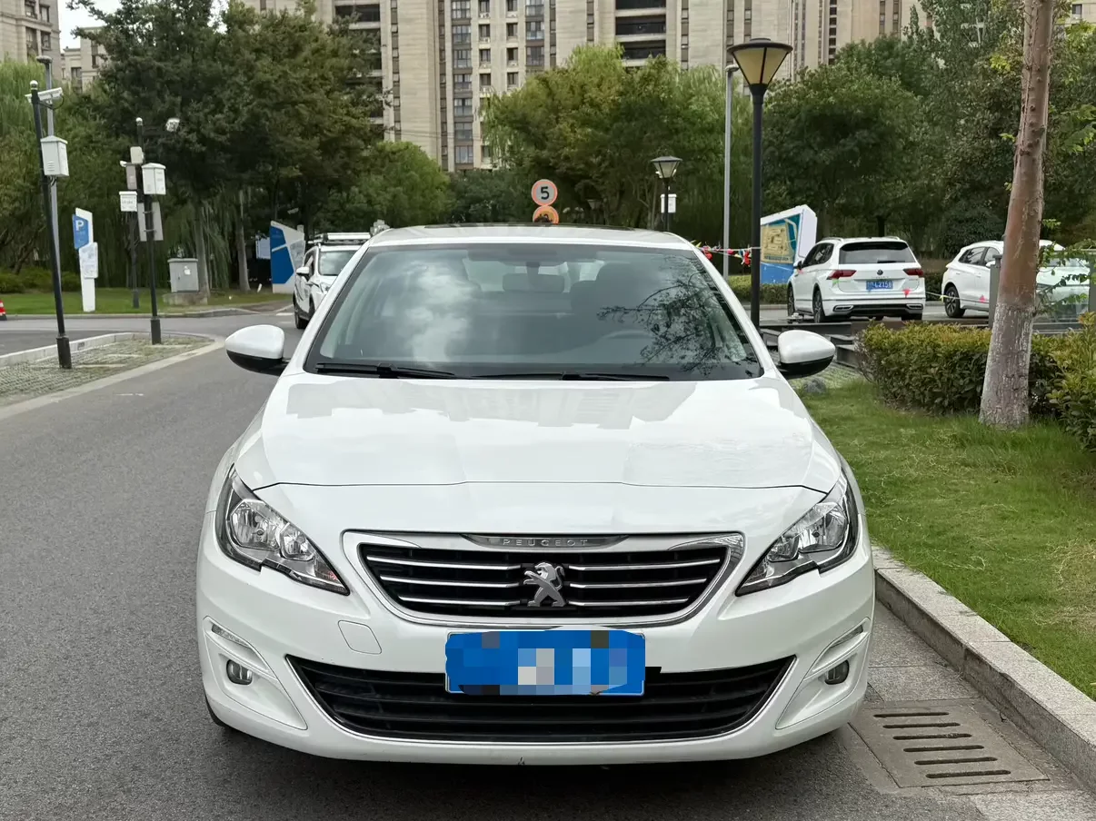 Peugeot 408