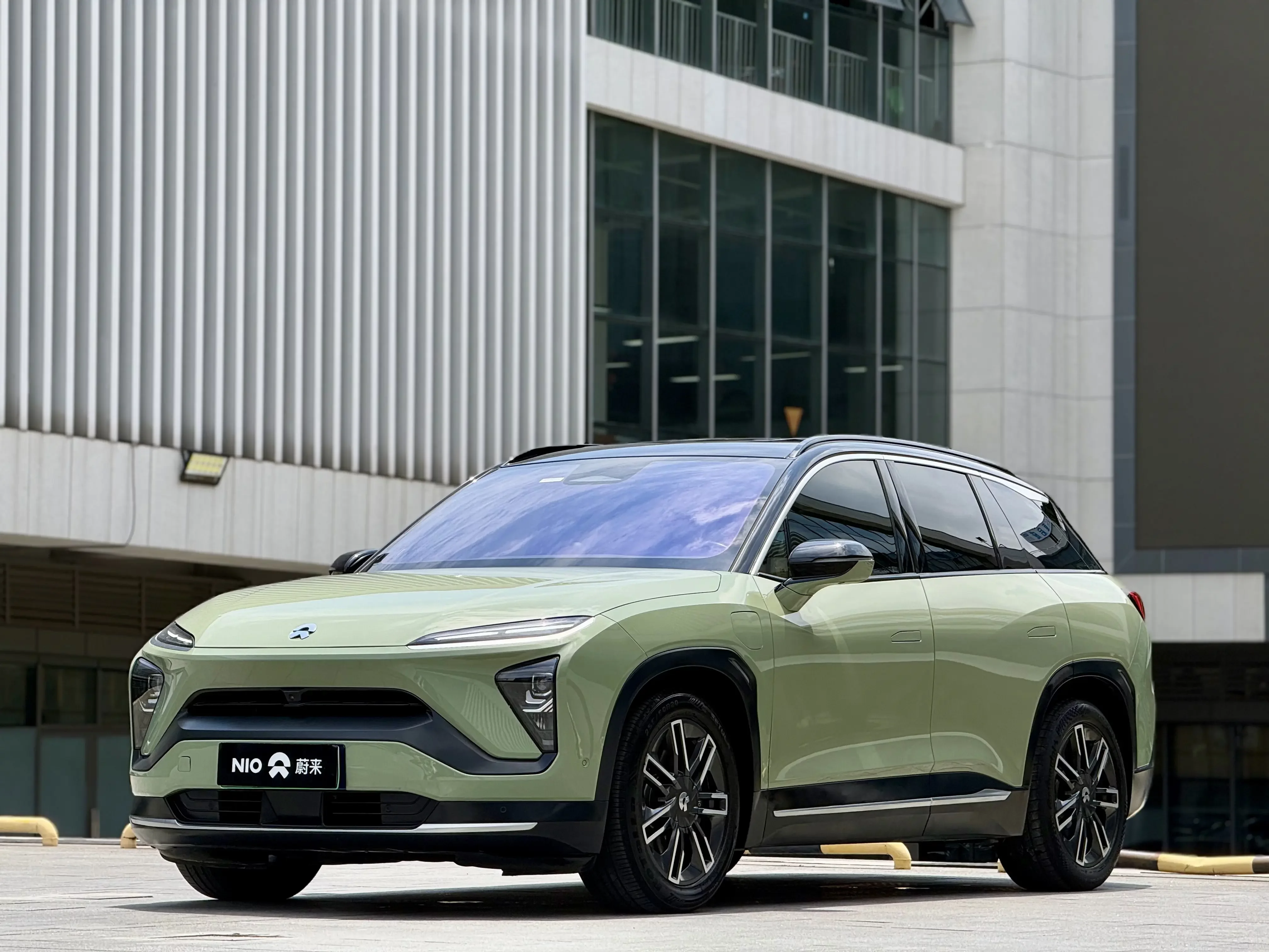 NIO ES6