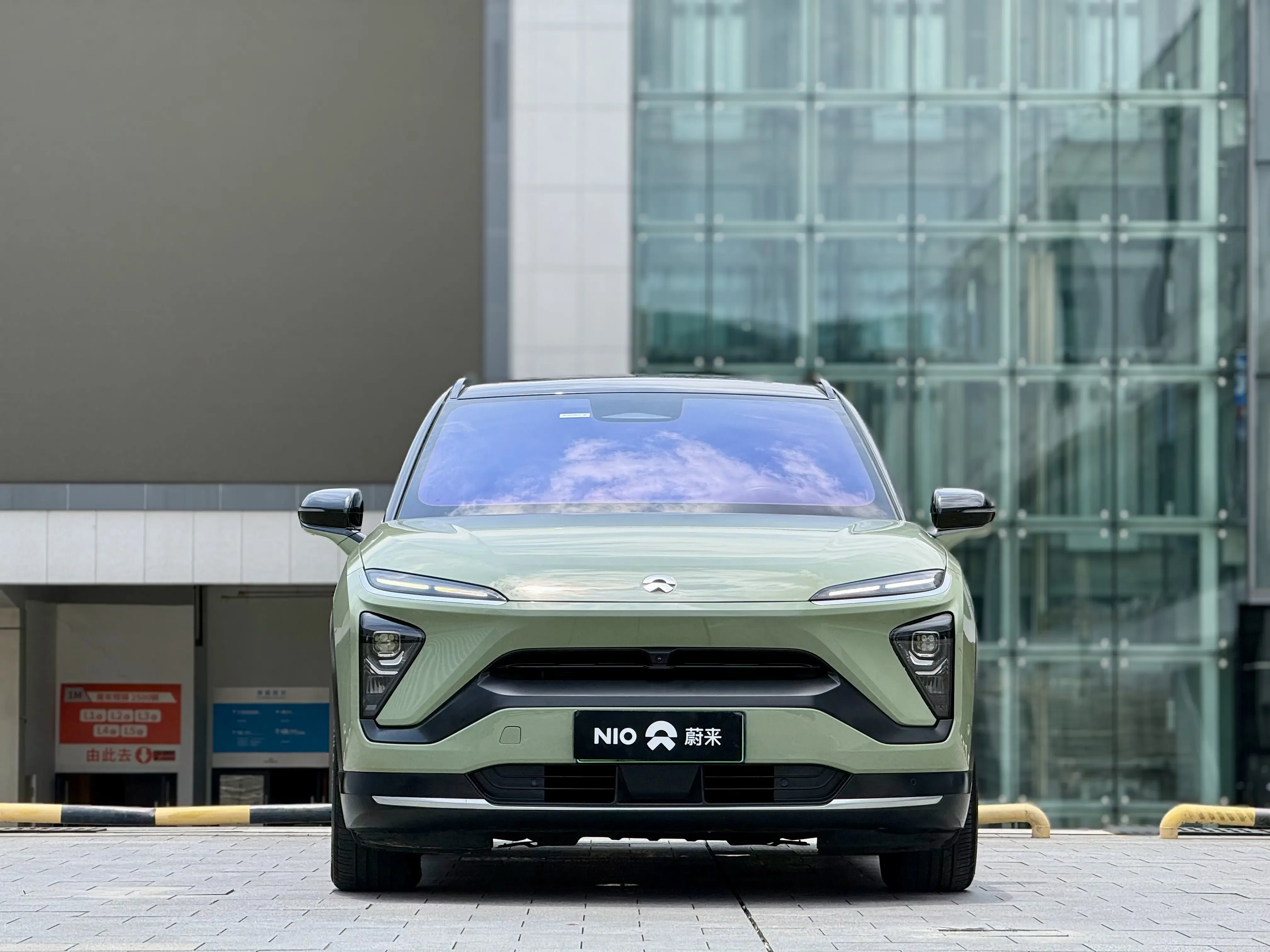 NIO ES6