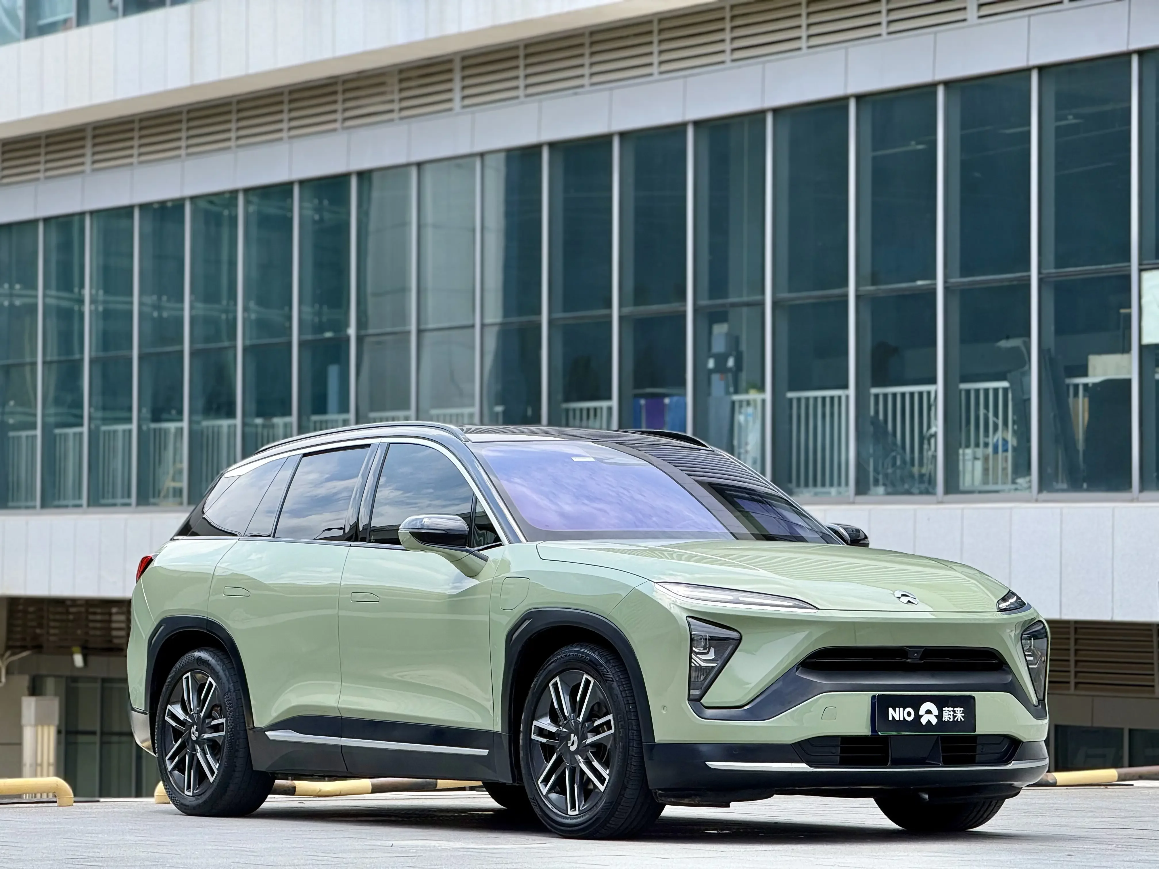 NIO ES6