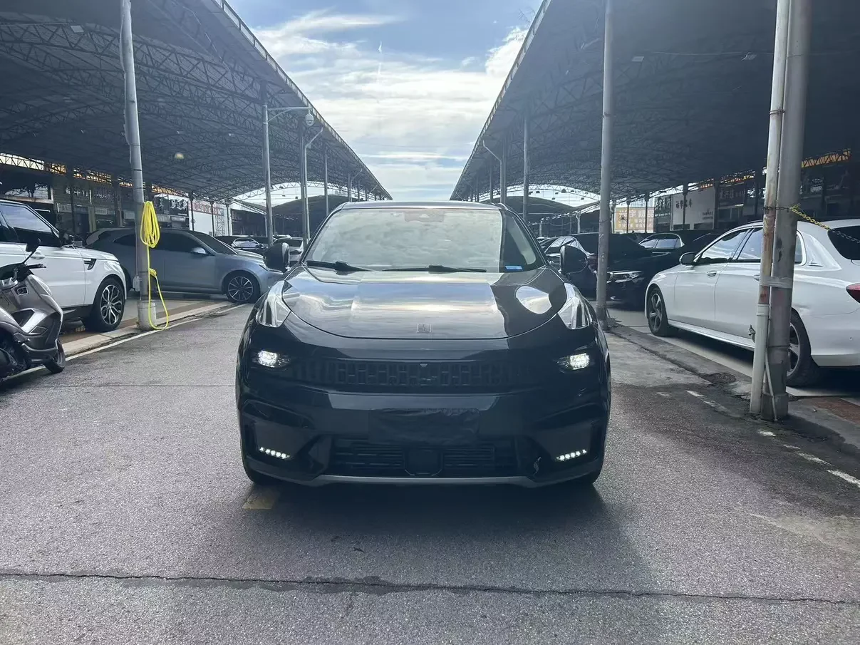 Lynk & Co 05