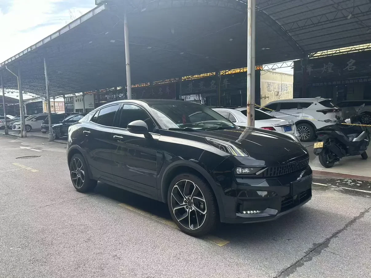 Lynk & Co 05