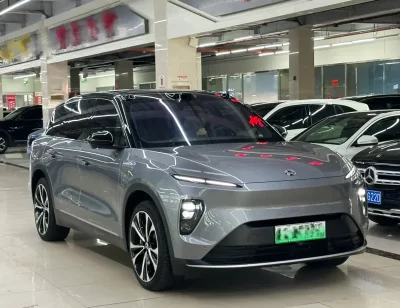 NIO ES8