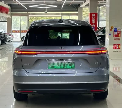 NIO ES8