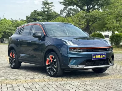 Lynk & Co 06