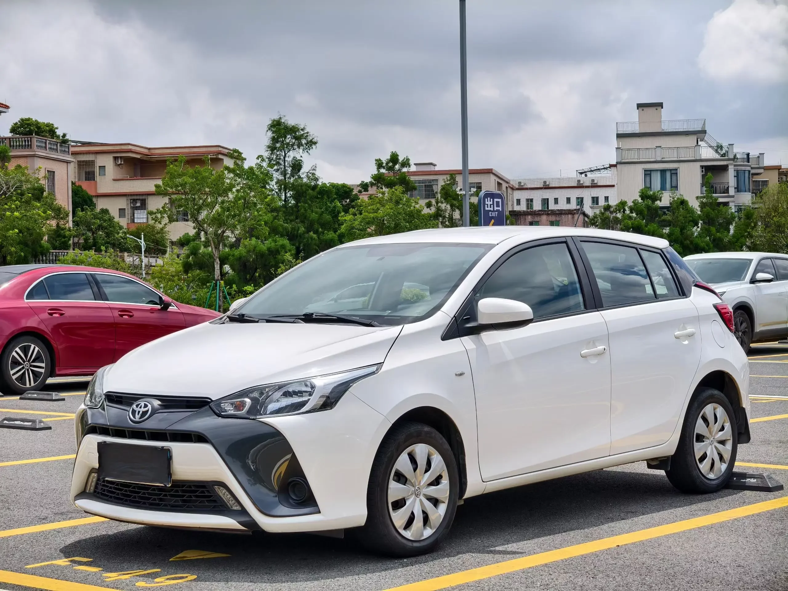 Toyota Yaris L