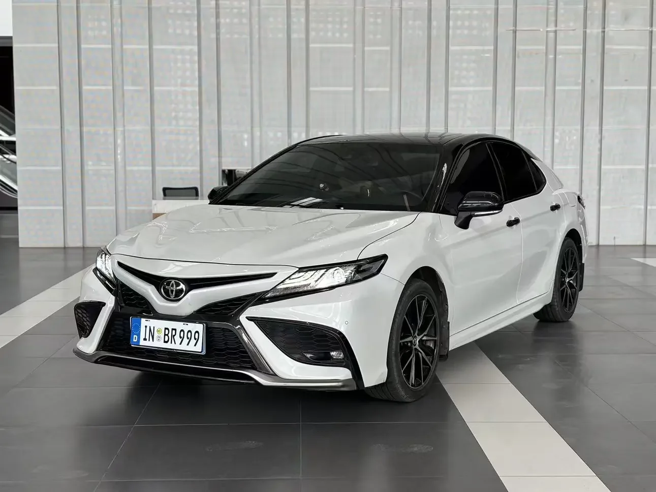 TOYOTA CAMRY