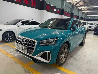 Audi Q2L
