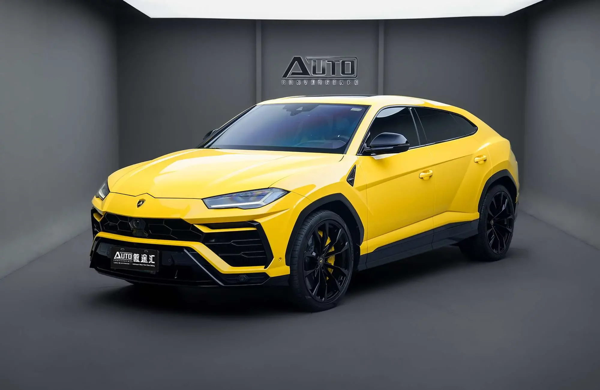 LAMBORGHINI URUS